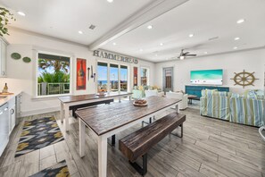 Dining - "Hammerhead" Great Family Vacation! Beachfront + Private Pool (Panama City Beach)