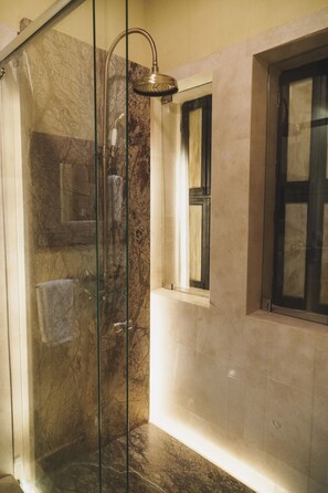 Hair dryer, towels - Luxury Spanish colonial house in Cartagena Colombia                              (Cartagena)