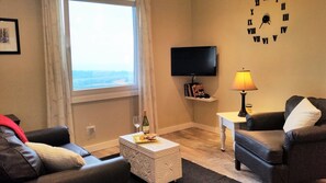 Smart TV, books, stereo