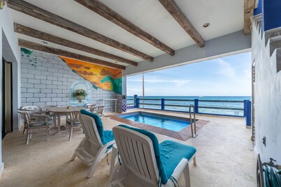 RARE 😎🏰🐉 El Centro Caribbean Oceanfront by Playa Norte 🏖 Hidalgo Main Plaza