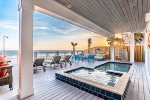 حمّام سباحة خارجي، حمّام سباحة مُدفَّأ