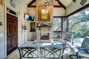 Interior - Luxury Kiawah Home with Amazing Private Pool and Walk to the Beach (Kiawah Island)