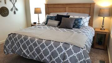 2 Schlafzimmer, Schreibtisch, BĂŒgeleisen/BĂŒgelbrett, Reisekinderbett