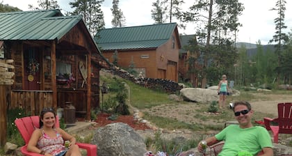 Renovated 1940's Cabin Located in a Peaceful Grand Lake Village Location