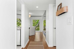 Interior - Coastal luxury at 774 Spinnaker-charming 2-BR villa in Seabrook Island, steps from beach and golf. (Seabrook Island)