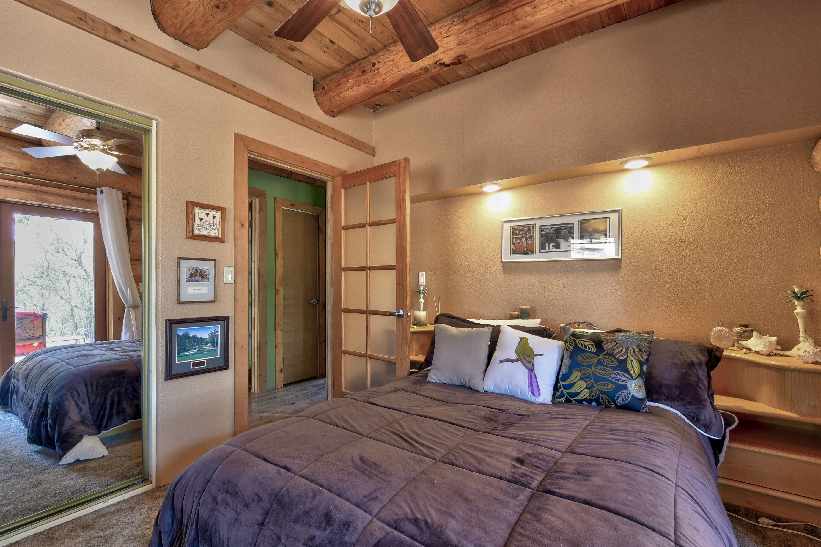 3 bedrooms, desk, iron/ironing board, free WiFi