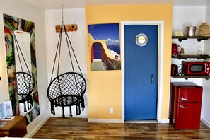 Standard Room, 1 King Bed | Individually decorated, individually furnished, laptop workspace