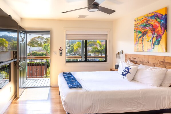 Standard Room, 1 King Bed | Individually decorated, individually furnished, laptop workspace