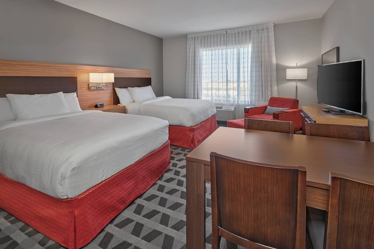 Studio, 2 Queen Beds | 1 bedroom, desk, bed sheets