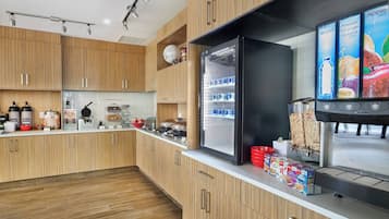 Free daily buffet breakfast