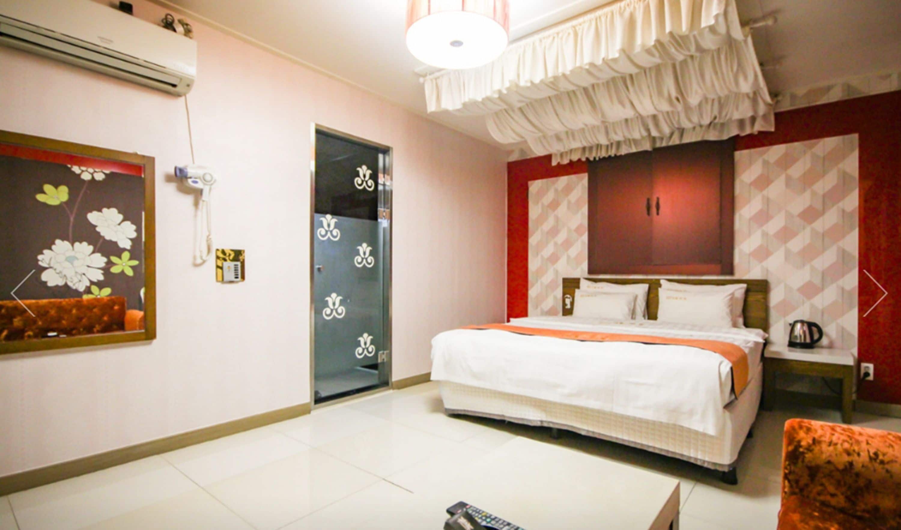 standard room | free wifi, bed sheets