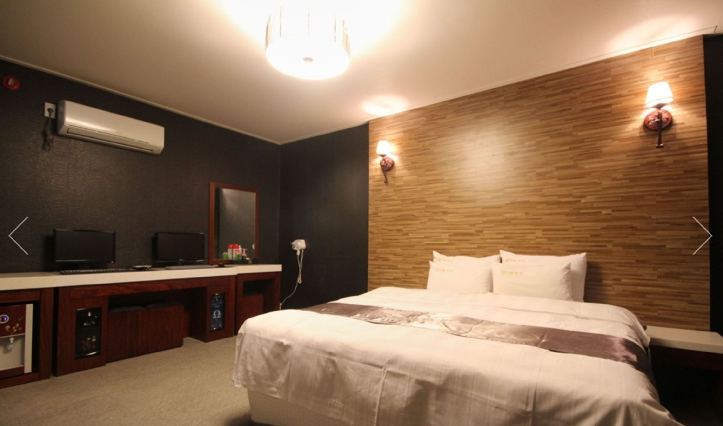 standard room | free wifi, bed sheets