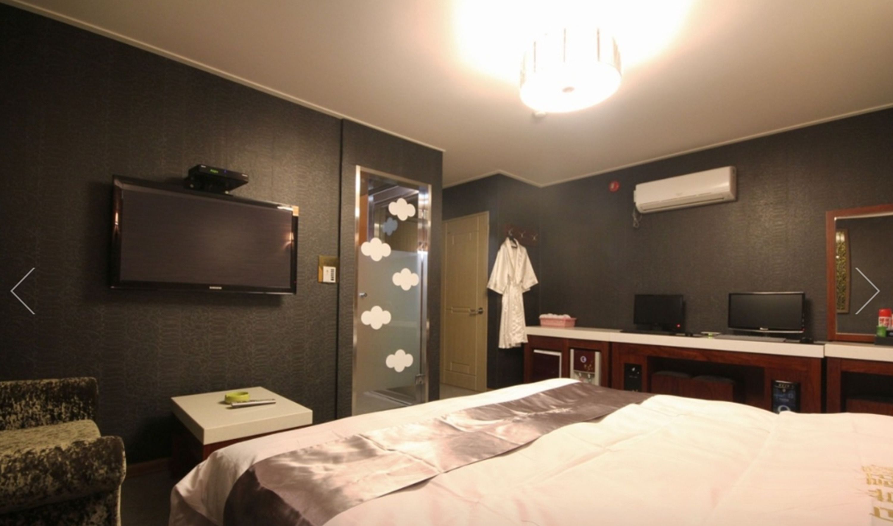 standard room | free wifi, bed sheets