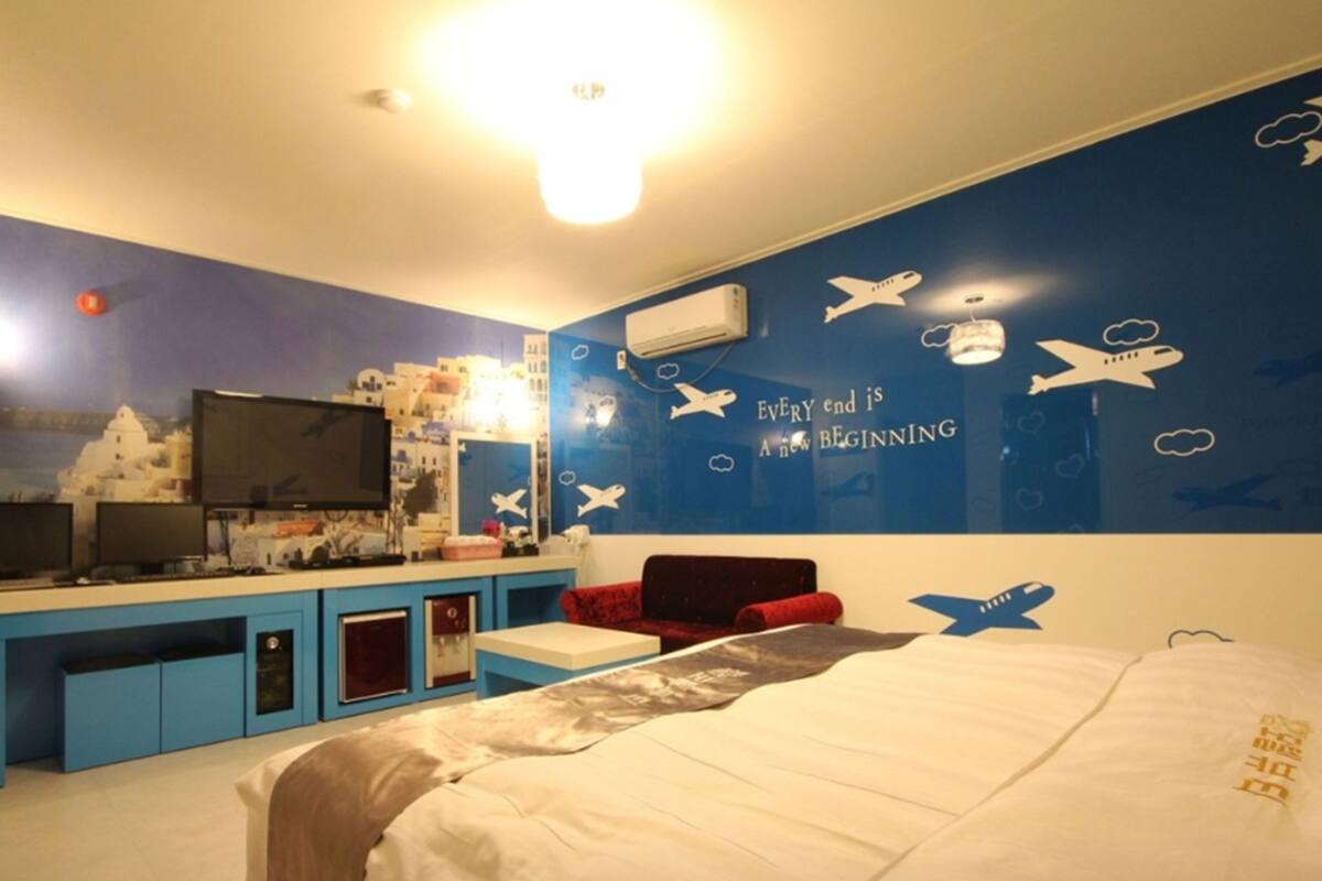 standard room | free wifi, bed sheets