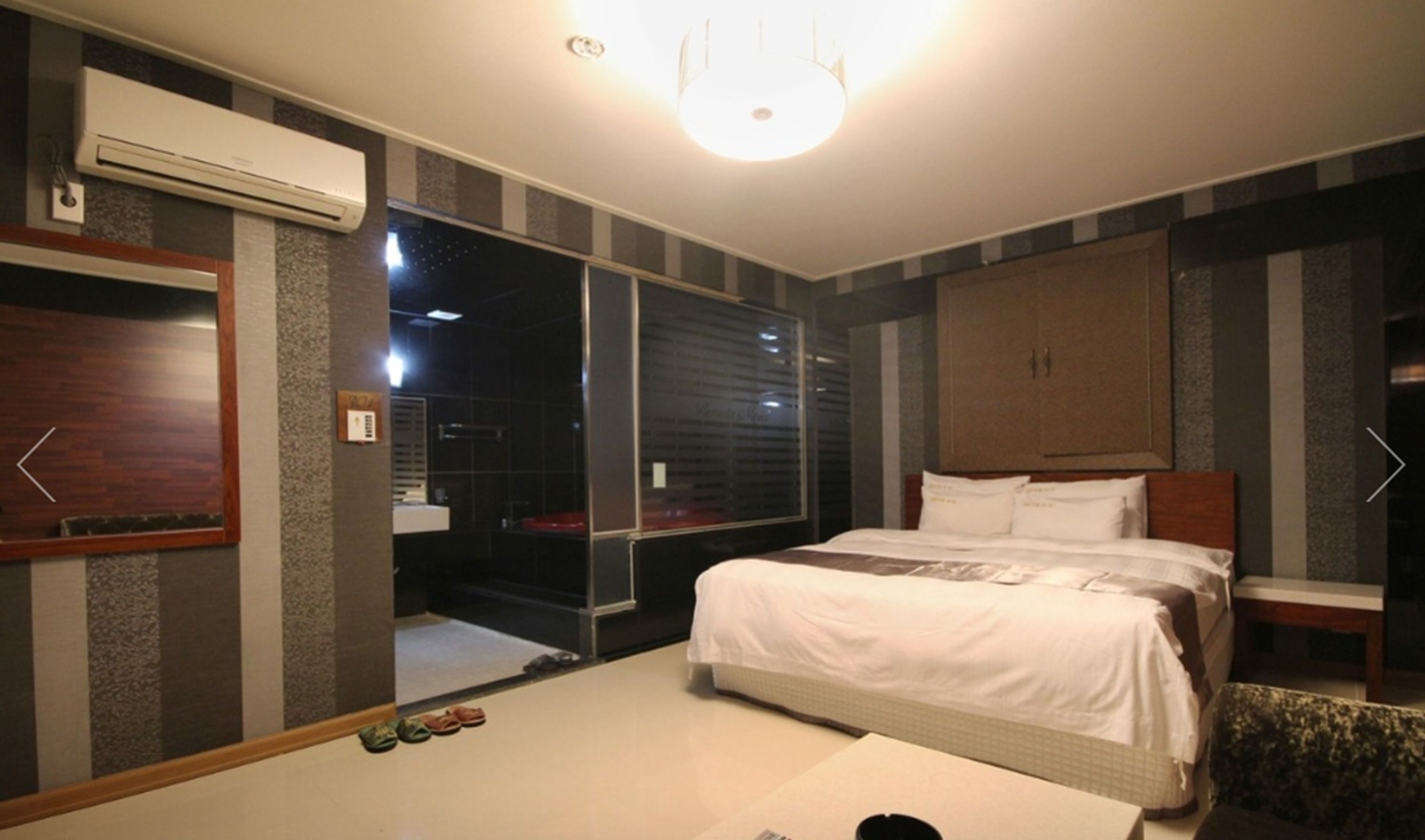 suite | free wifi, bed sheets