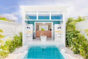 1 bedroom, Egyptian cotton sheets, premium bedding, down duvets