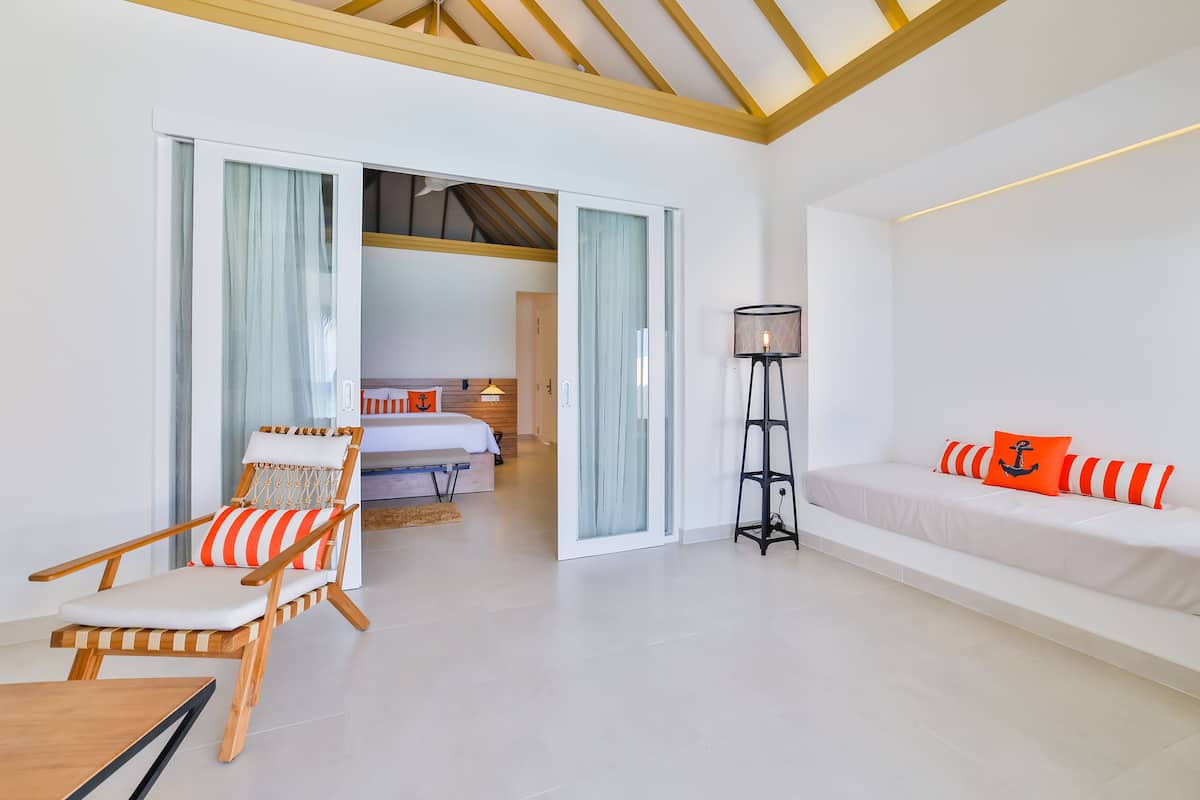 1 bedroom, egyptian cotton sheets, premium bedding, down duvets