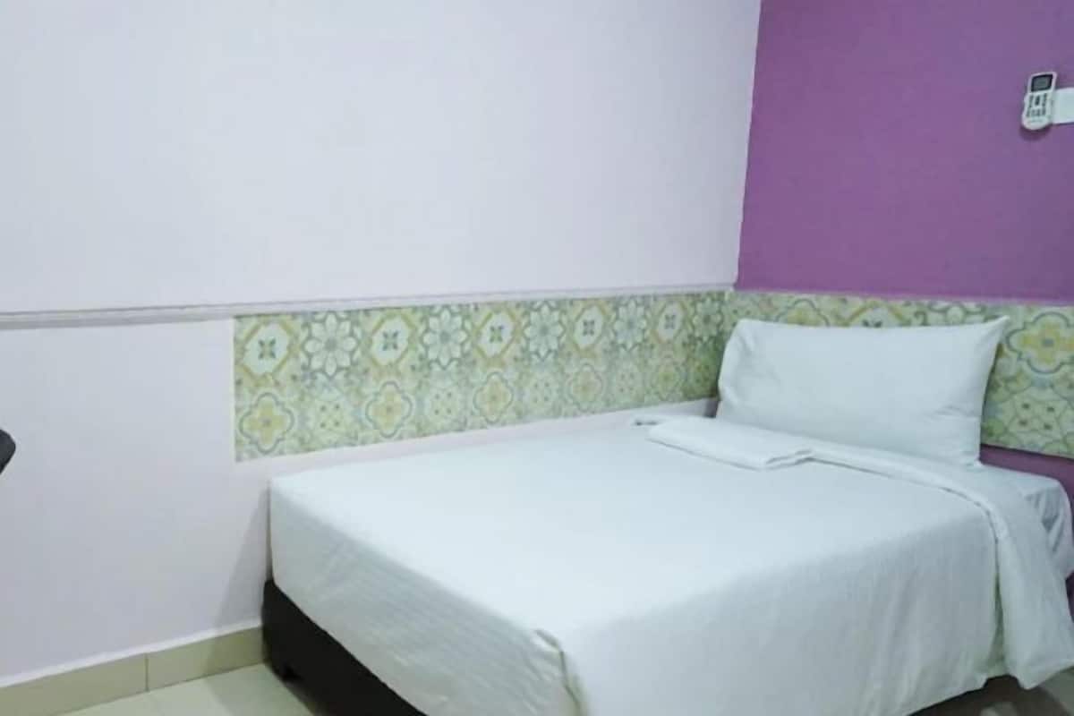 Desk, iron/ironing board, free WiFi