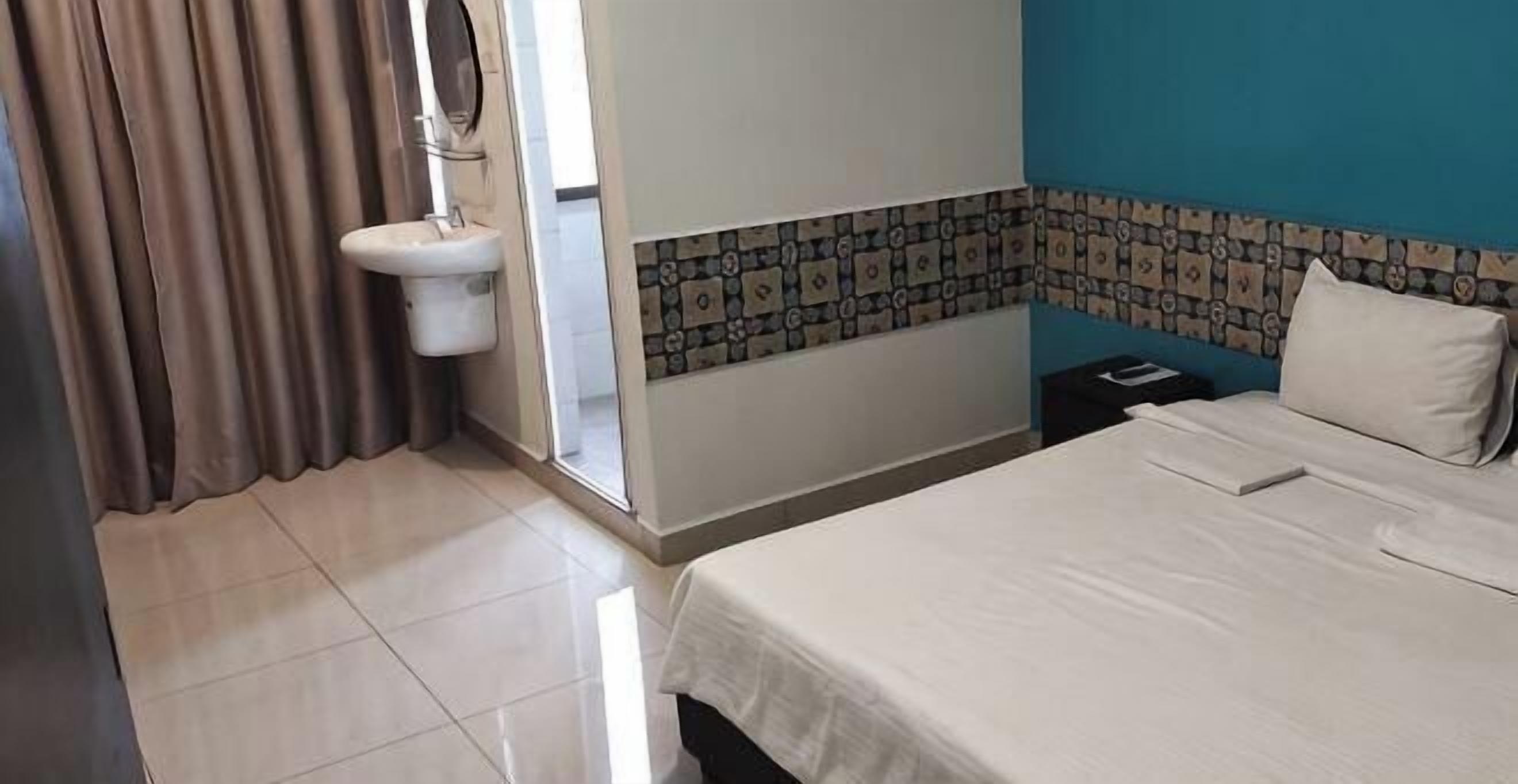 Desk, iron/ironing board, free WiFi