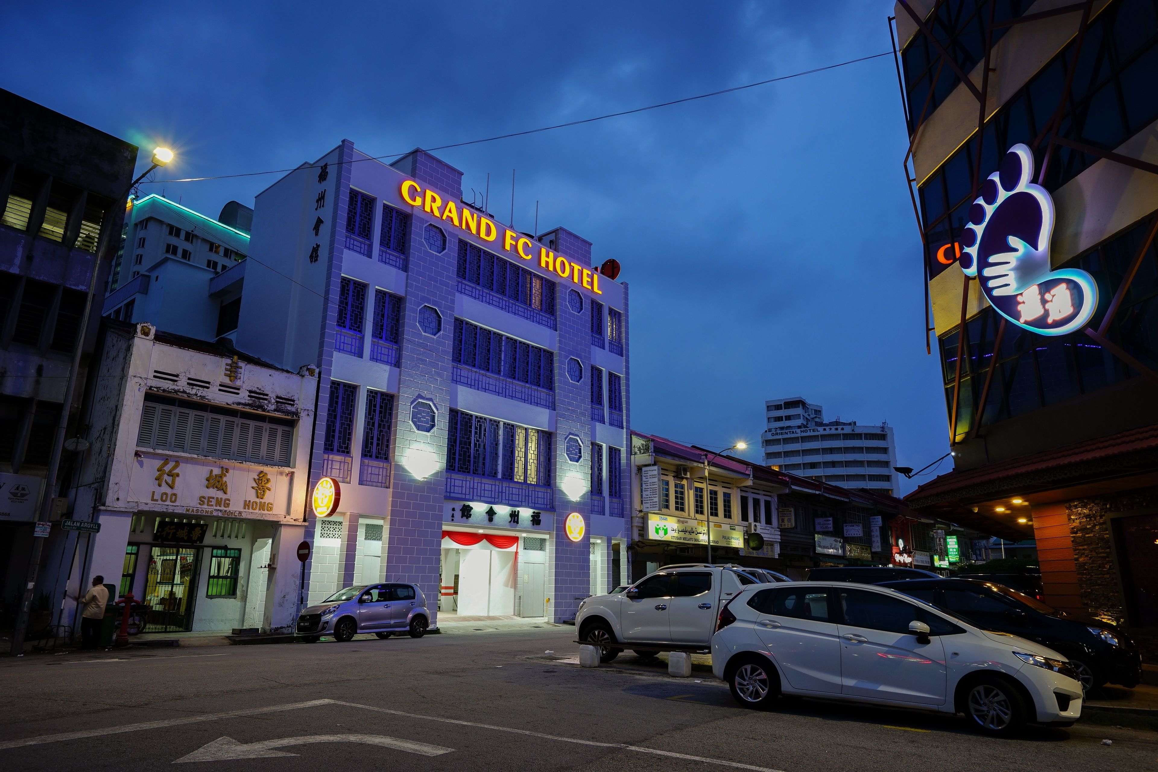 superior twin - 02 single beds | street view