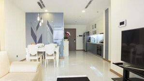 Departamento familiar, 1 cama Queen size, para no fumadores | Escritorio, cortinas blackout y insonorización