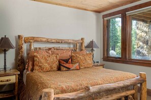 5 bedrooms, desk, iron/ironing board, free WiFi - Log Cabin by InvitedHome | Wrap Around Deck, Hot Tub, Pizza Oven, Views, Ski (Breckenridge)