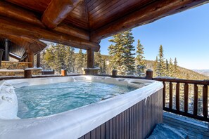 Bain à remous extérieur