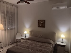 3 Schlafzimmer, Schreibtisch, schallisolierte Zimmer