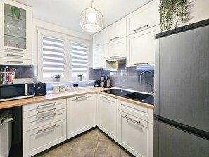 Fridge, microwave, oven, dishwasher