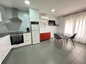 Fridge, microwave, coffee/tea maker, toaster