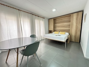 Internet, bed sheets - Apartment- Arago 1 - Studio Apartment, Sleeps 2 (Roses)