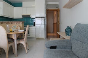 Interior - Almadraba F2 Bj - One Bedroom Apartment, Sleeps 4 (Roses)
