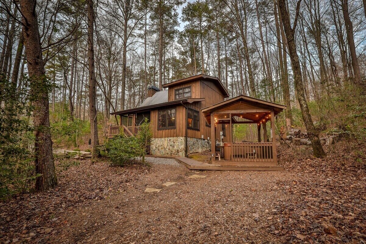 Lazy Lake | Cherry Log, GA Reviews, Deals & Photos 2026 - Expedia.com
