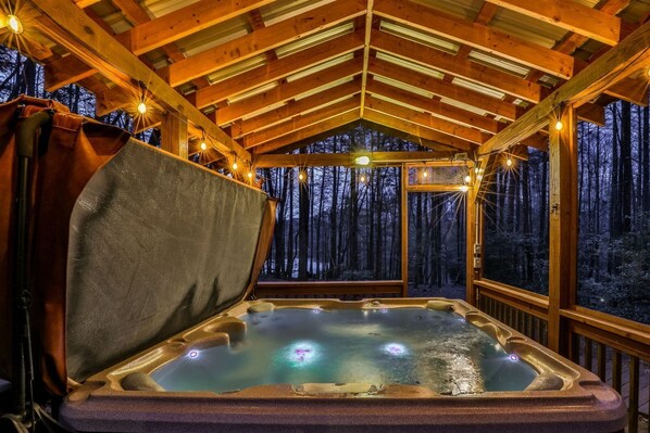 Outdoor spa tub