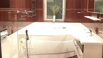 Kahden hengen huone (kaksi sänkyä) | Kylpyhuone | Suihku