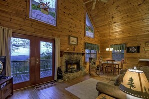 Flat-screen TV, fireplace, DVD player