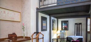 Business Duplex | Living area | Flat-screen TV - Alia Jazz Hotel (Castrovillari)