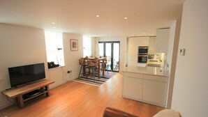 Apartment, 2 Bedrooms, Accessible, Garden View | Living area | Flat-screen TV - Palmeira Plaza Apartments (Hove)