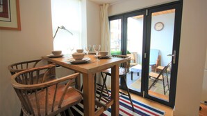 Apartment, 2 Bedrooms, Accessible, Garden View | In-room dining - Palmeira Plaza Apartments (Hove)