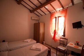 Free WiFi, bed sheets