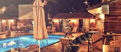 Seasonal outdoor pool