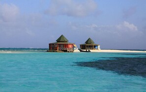 Beach nearby - Hostal Mom Mariela (San Andrés)