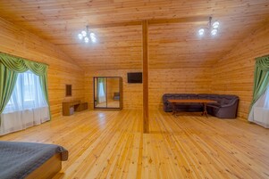 Villa familiar, 1 habitación, sauna, junto a la piscina | 1 dormitorio, ropa de cama de alta calidad, minibar