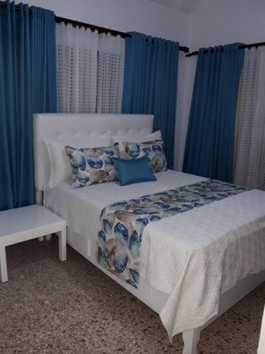 Premium bedding, in-room safe, free WiFi, bed sheets - Setup Hotels (Santo Domingo Este)