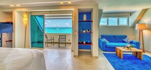 3 bedrooms, free minibar, in-room safe, desk