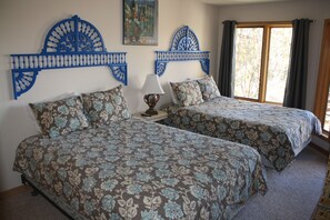 3 Schlafzimmer, Schreibtisch, Bügeleisen/Bügelbrett, WLAN