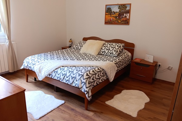 Master bedroom-double bed