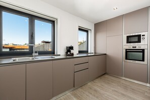 Fridge, microwave, oven, dishwasher