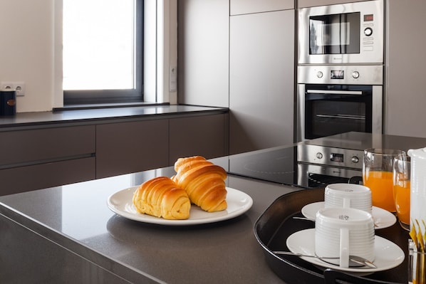 Fridge, microwave, oven, dishwasher