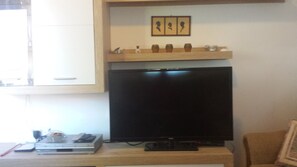 Interior - Feriehus med stor terrasse og havudsigt - 25m fra stranden (Vir)